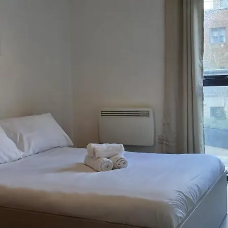 Apartman Spacious 2br Only 15 Minutes To