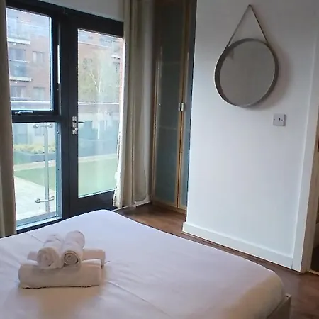 Appartement Spacious 2br Only 15 Minutes To *