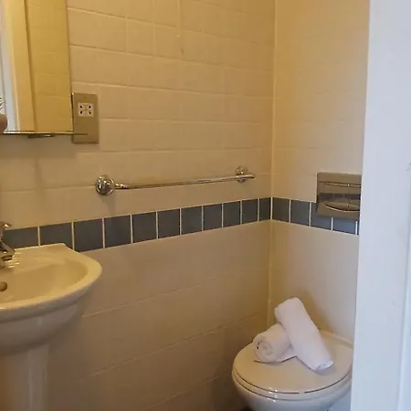 Spacious 2br Only 15 Minutes To * Dublin