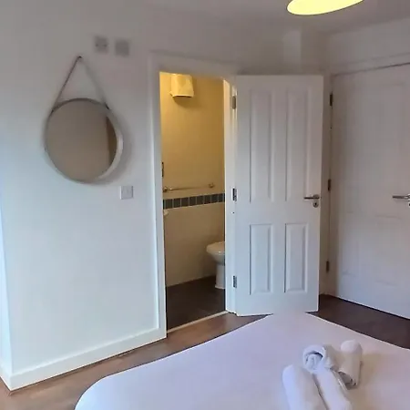 Spacious 2br Only 15 Minutes To Apartman *