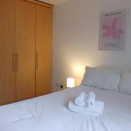 Spacious 2br Only 15 Minutes To