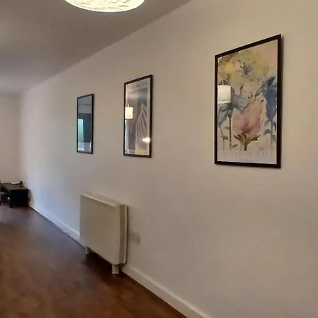 Apartman Spacious 2br Only 15 Minutes To *