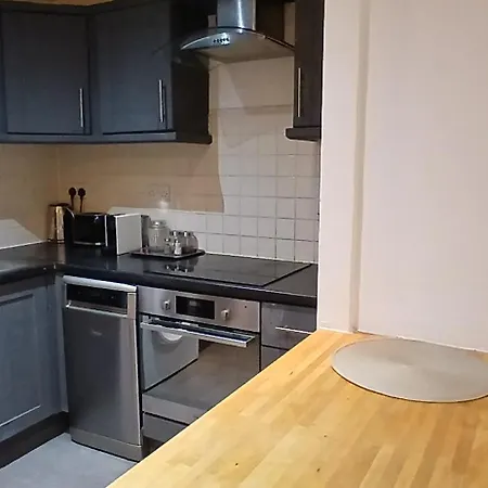 Spacious 2br Only 15 Minutes To