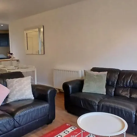 Spacious 2br Only 15 Minutes To Dublin