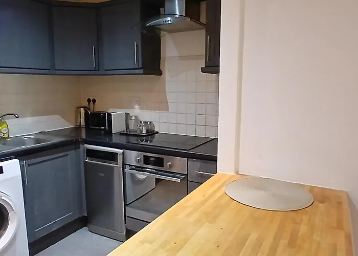 Spacious 2br Only 15 Minutes To